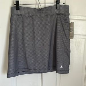 Bermuda Sands black and white skort size L